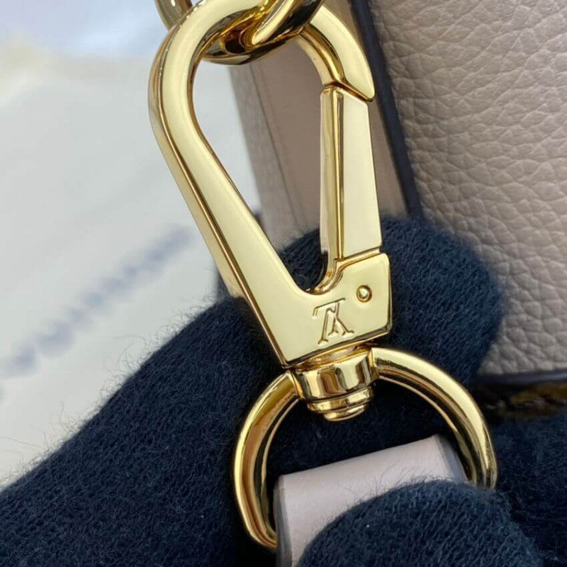 Louis Vuitton On My Side Mm 30Cm Greige