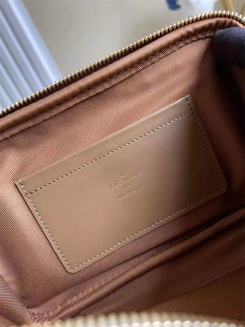 Louis Vuitton Utility Cross-Body Bag 18 Cm