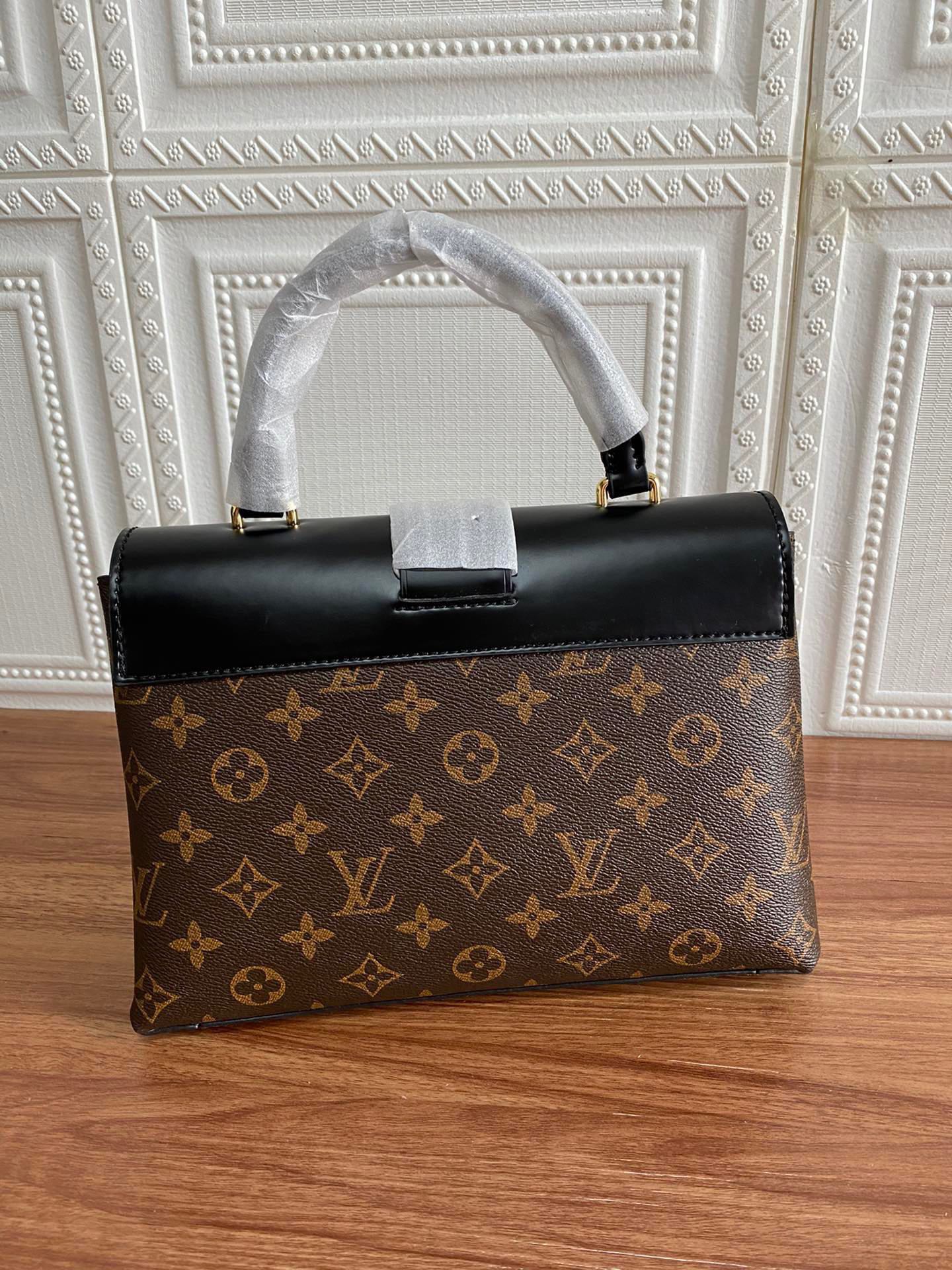 Louis Vuitton One Handle Monogram Flap Mm 25Cm