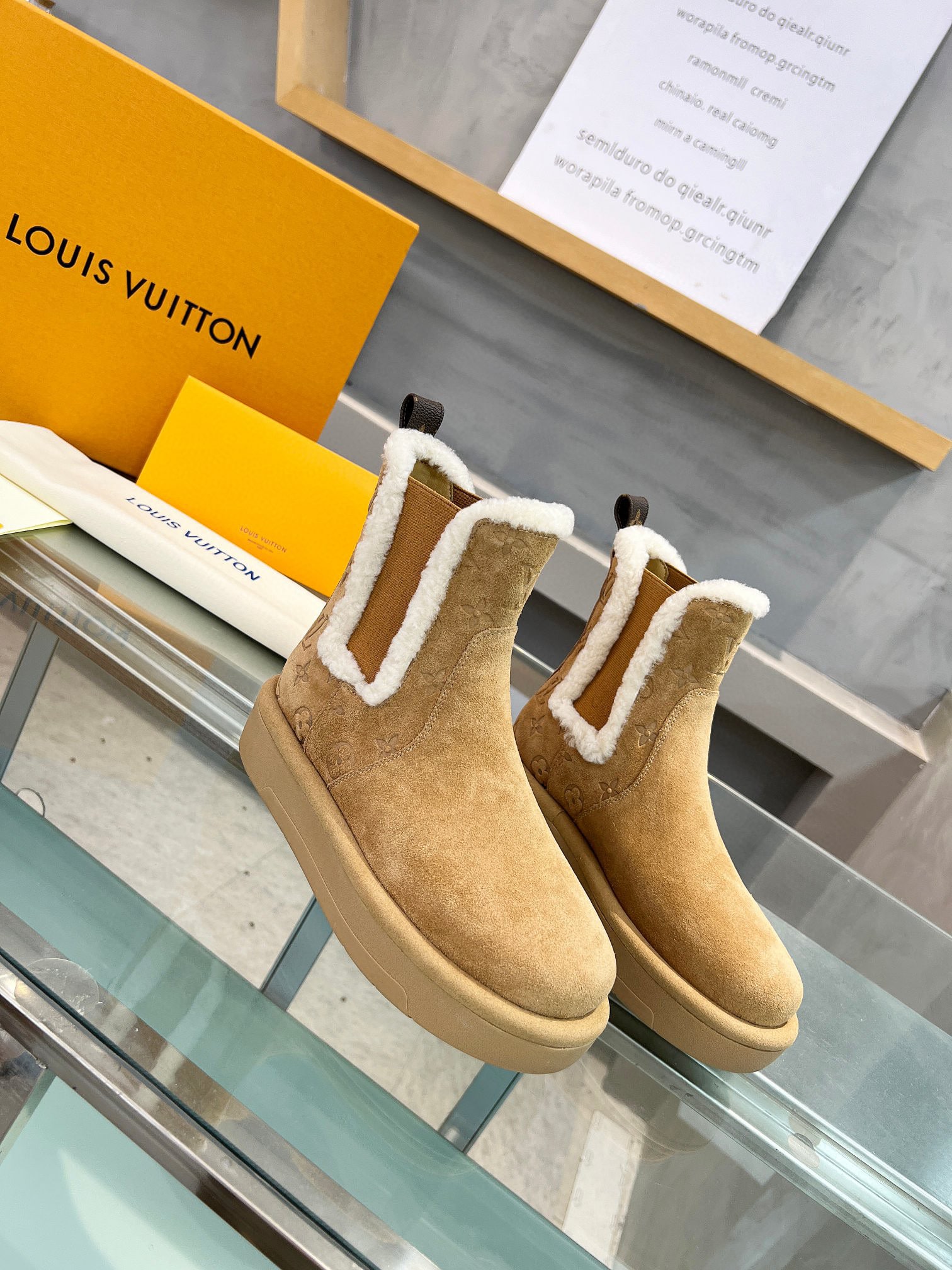 Louis Vuitton Aspen Chelsea Ankle Boot Beige 1Adc7R
