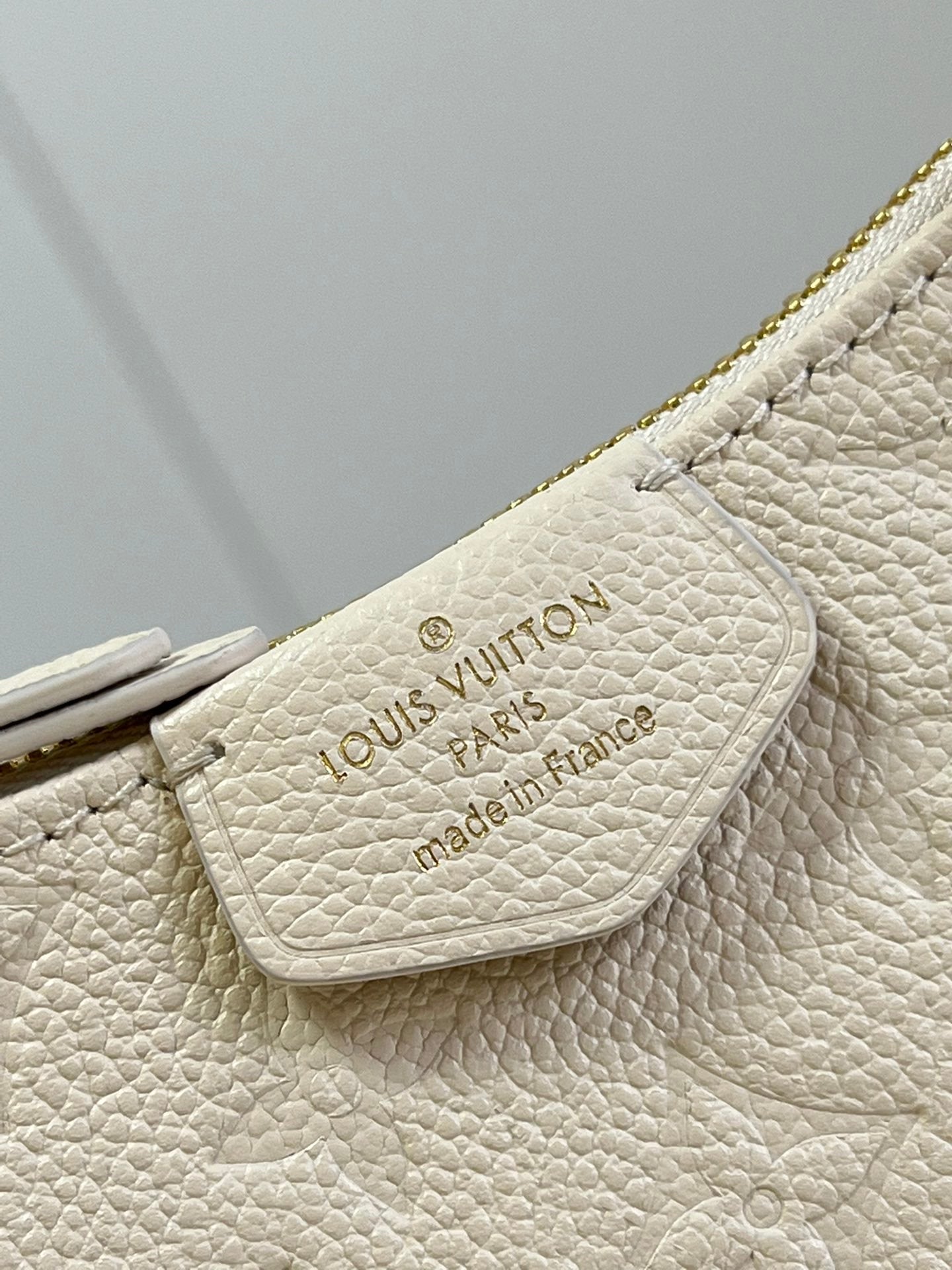 Louis Vuitton Easy Pouch On Strap 19Cm White