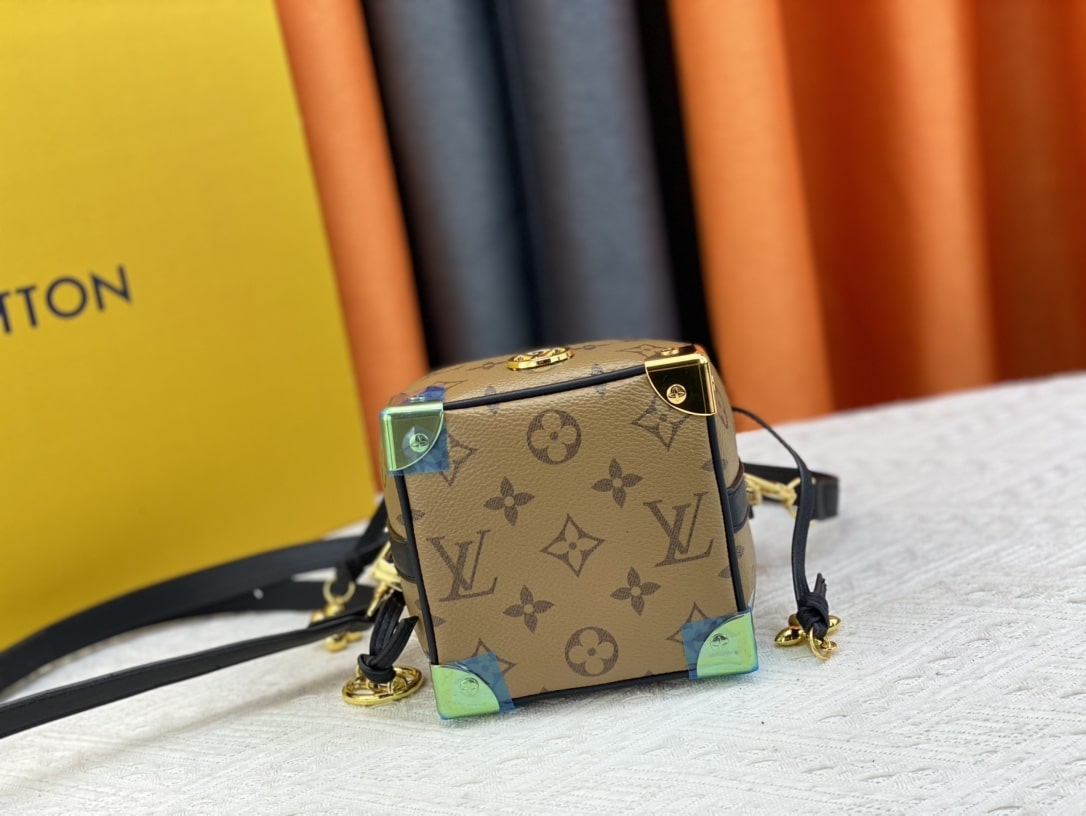Louis Vuitton Néo Purse Lv Charms Monogram Brown 15Cm M82885