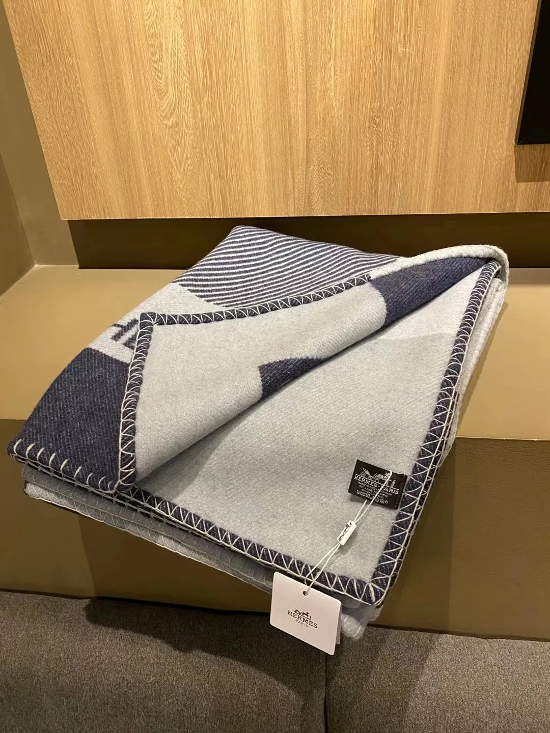 Hermes Luxury Cashmere Style Blanket