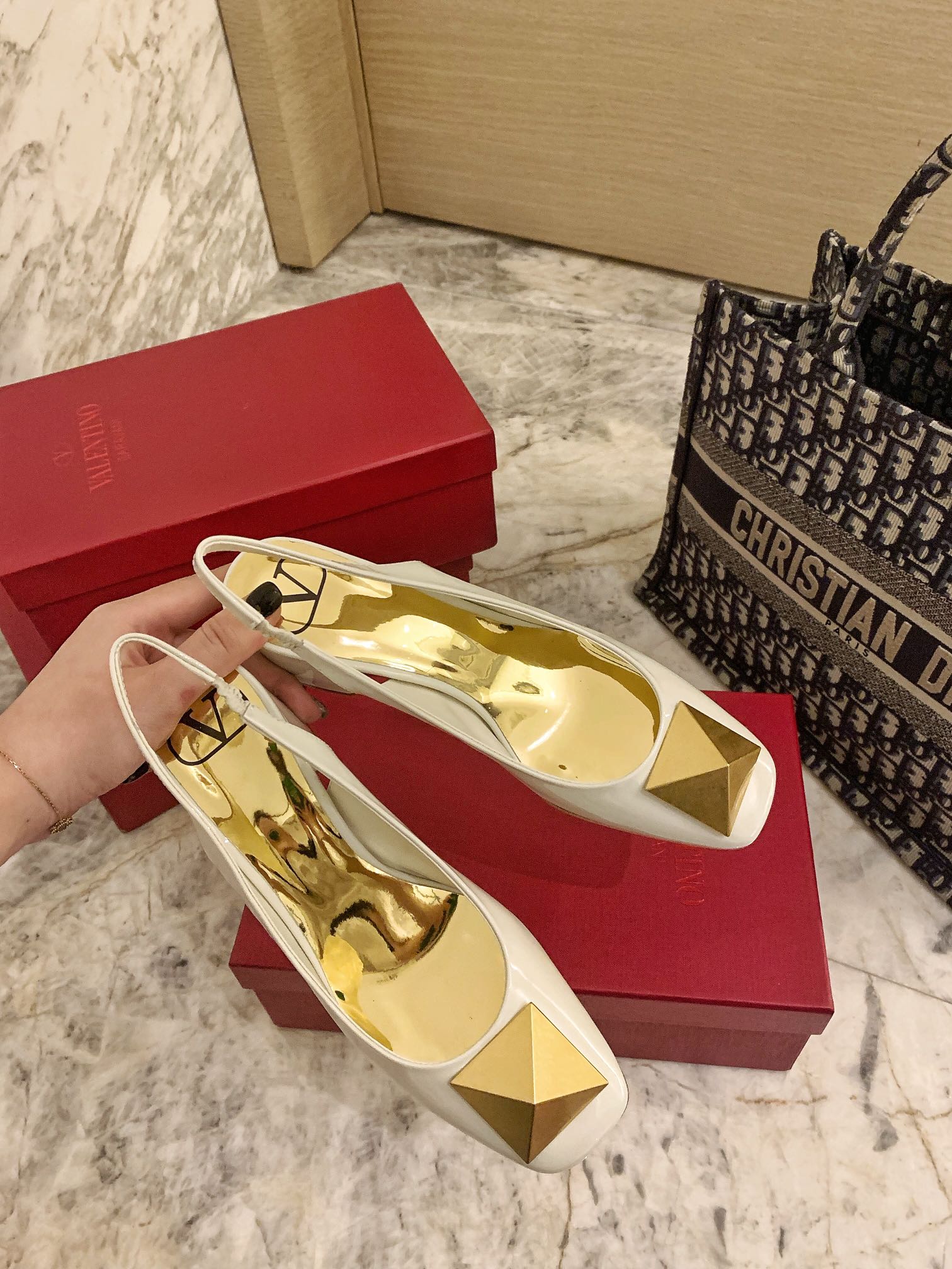 Valentino One Stud Patent-Leather Slingback Pump White