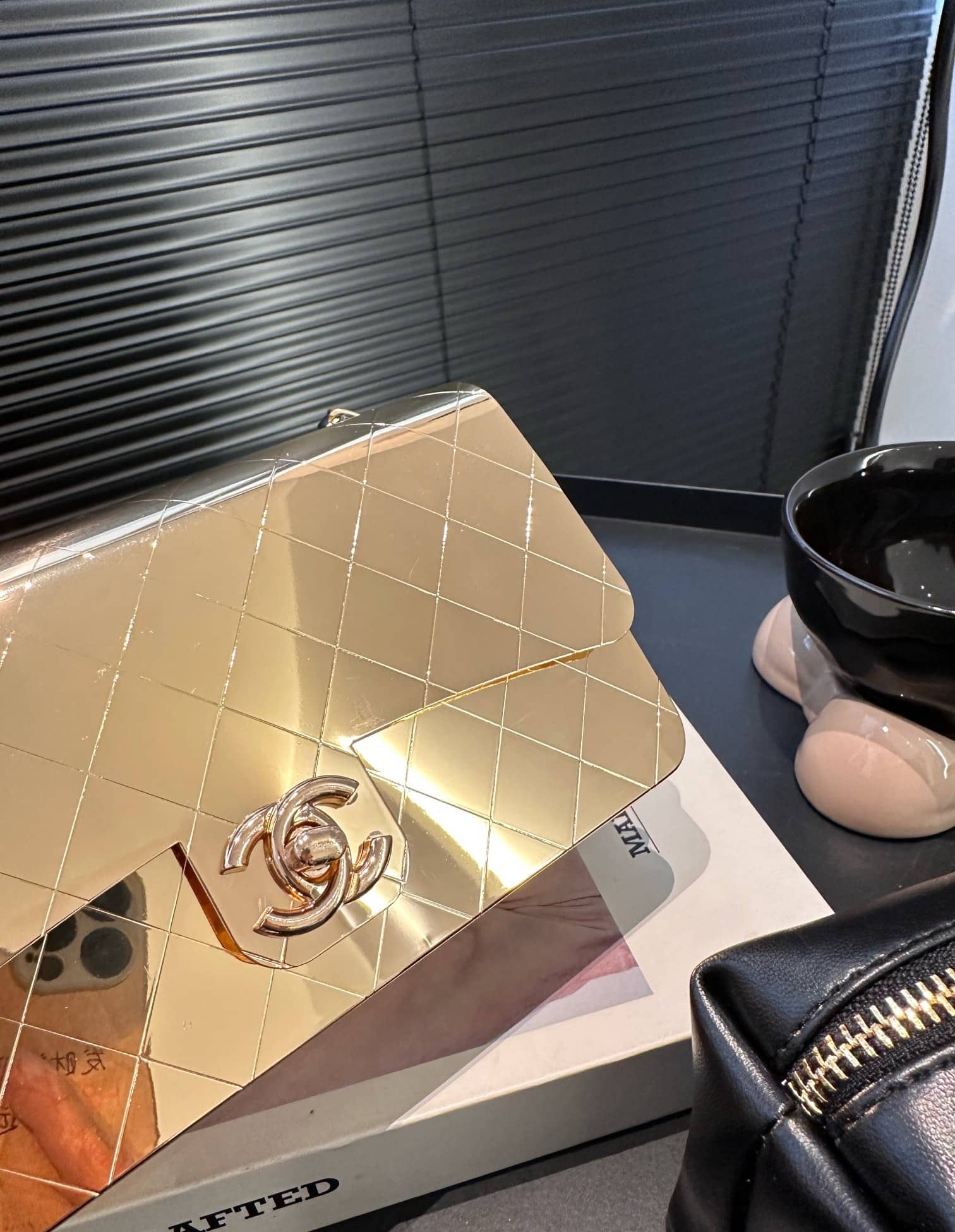 Chanel Flap Bag Gold Metal 18Cm