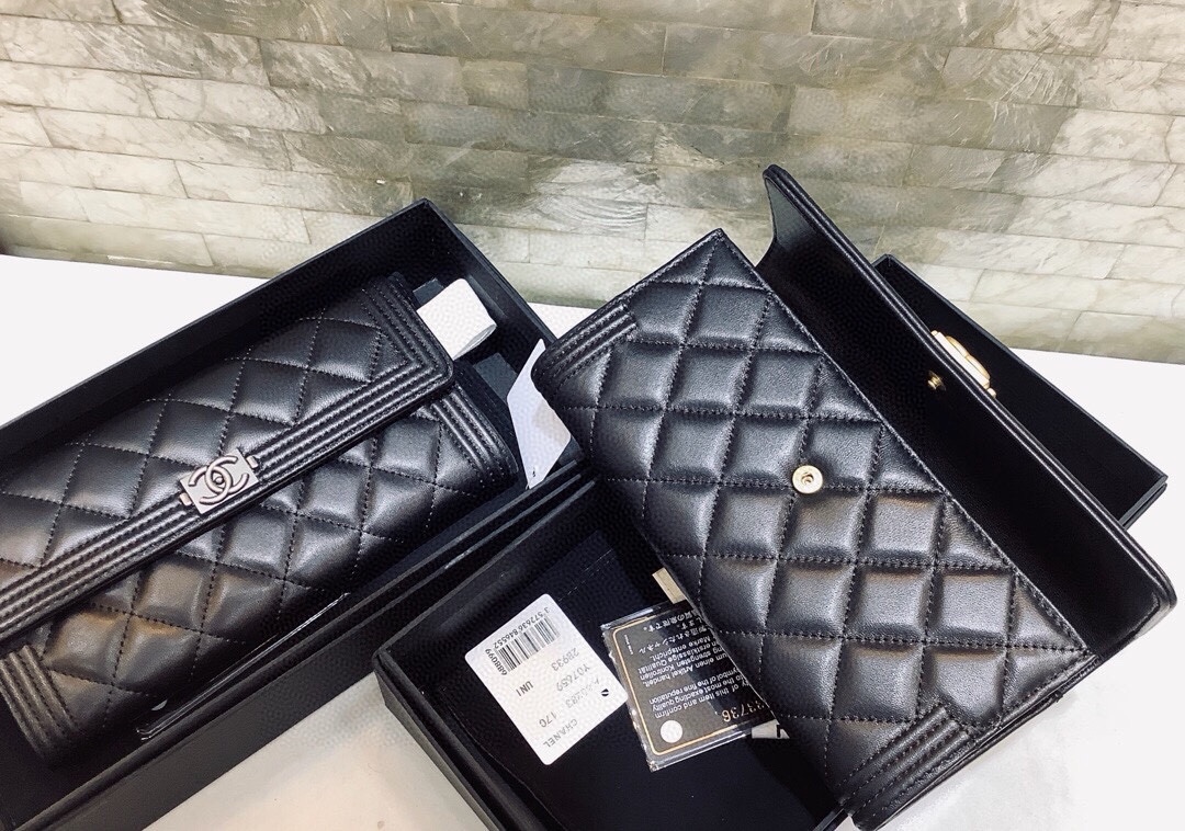 Chanel A80283 Bi-Fold Wallet