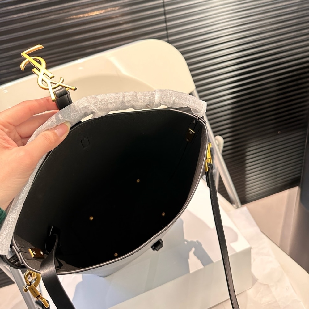 Saint Laurent Le 37 Mini Bag In Shiny Leather Black 15Cm