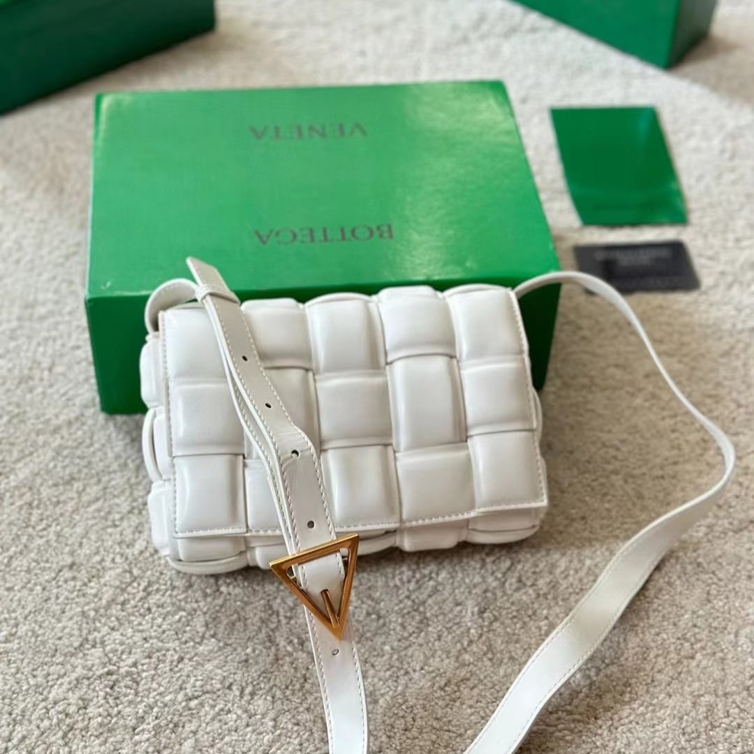 Bottega Veneta Padded Leather Bag Chalk 22Cm