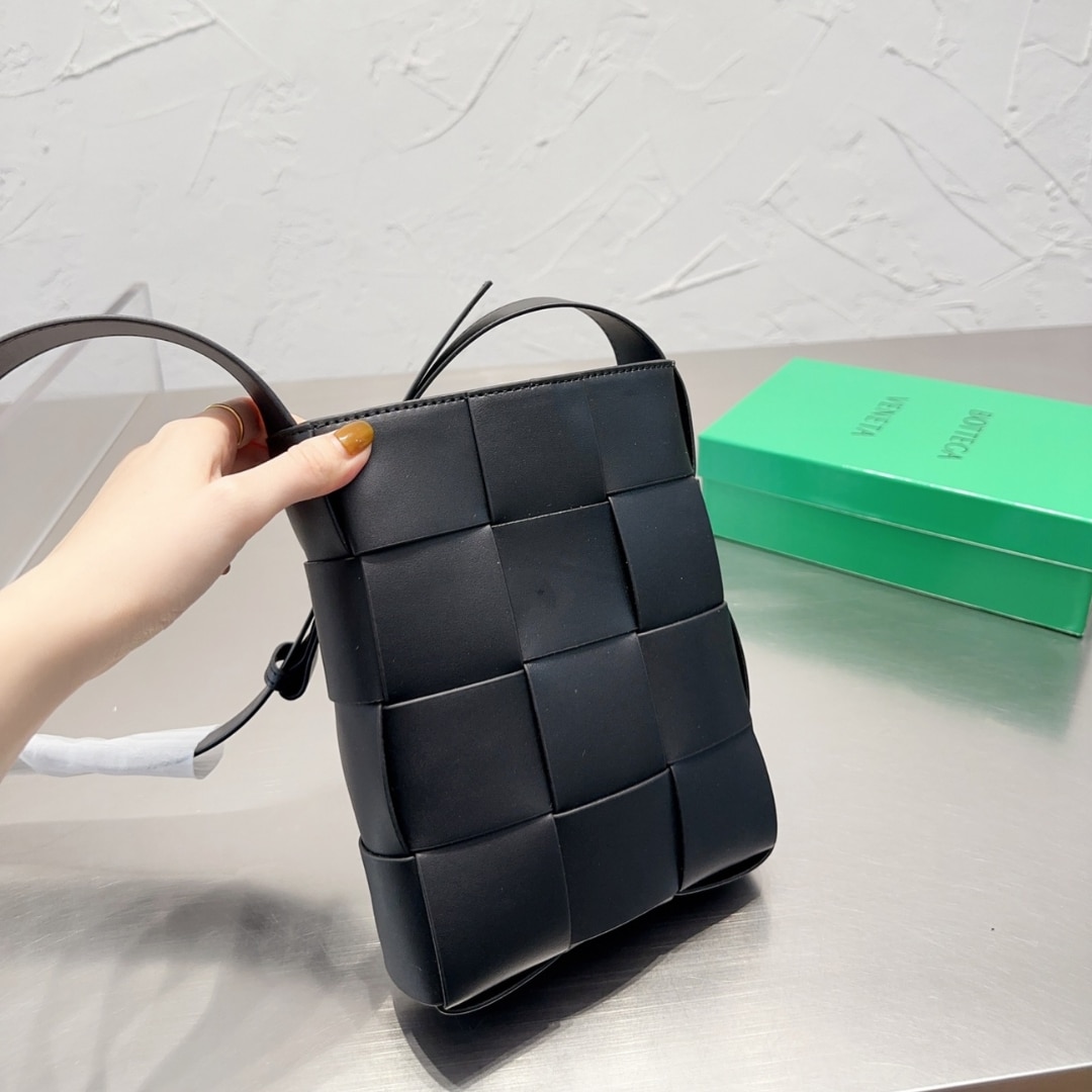 Bottega Veneta Mini Bag 11400 Dkk 22Cm