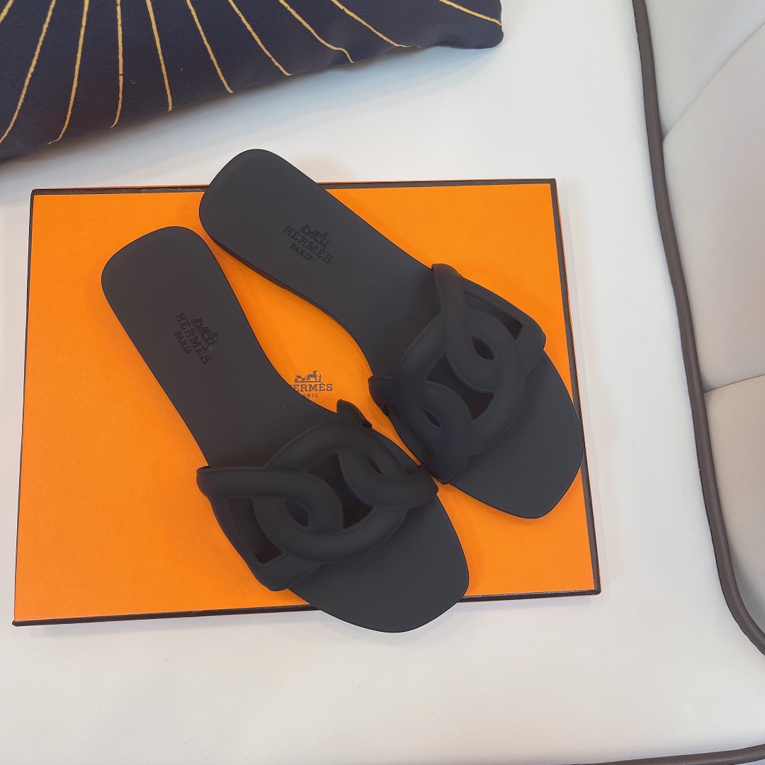 Hermes Aloha Sandal Black H201157Z 02350