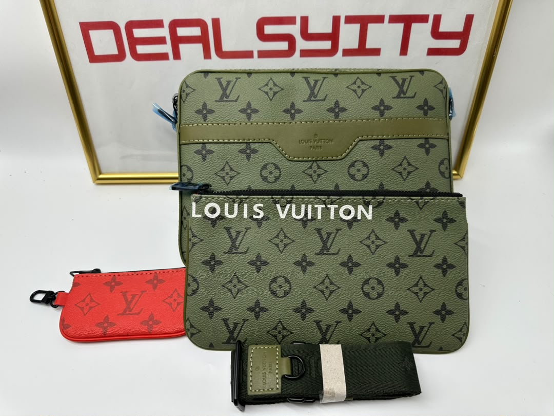 Louis Vuitton Trio Messenger Green 26Cm M23783