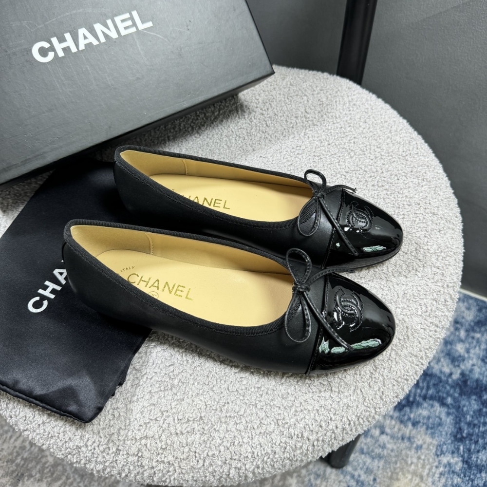 Chanel Ballerina Flat Shoes In Black