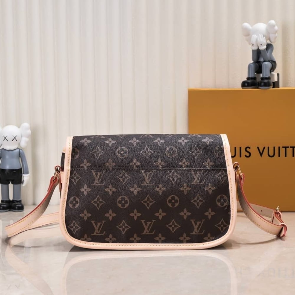 Louis Vuitton Monogram Sologne Brown 26Cm M42250