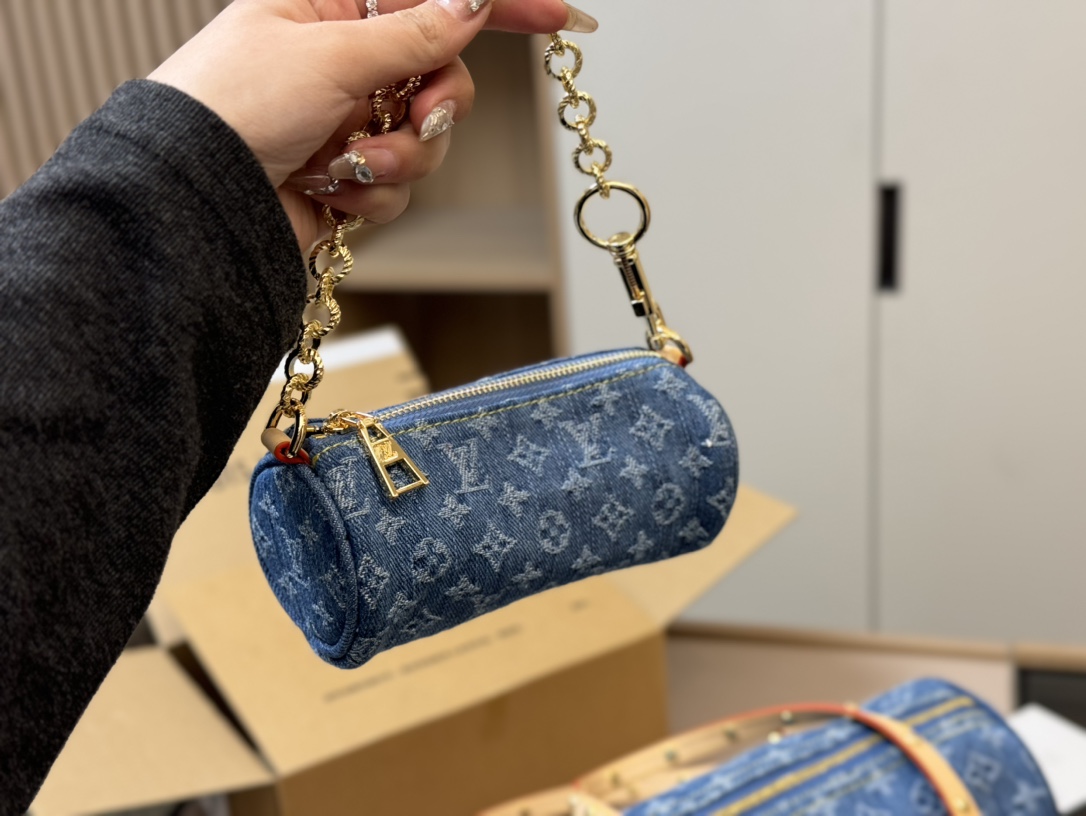 Louis Vuitton Hills Pochette Denim Blue 27Cm M82949