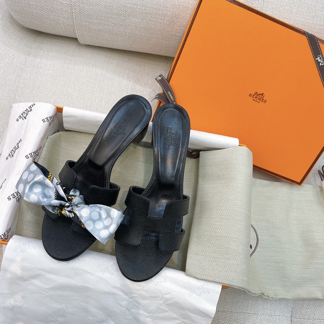 HERMES SANDAL BLACK OASIS