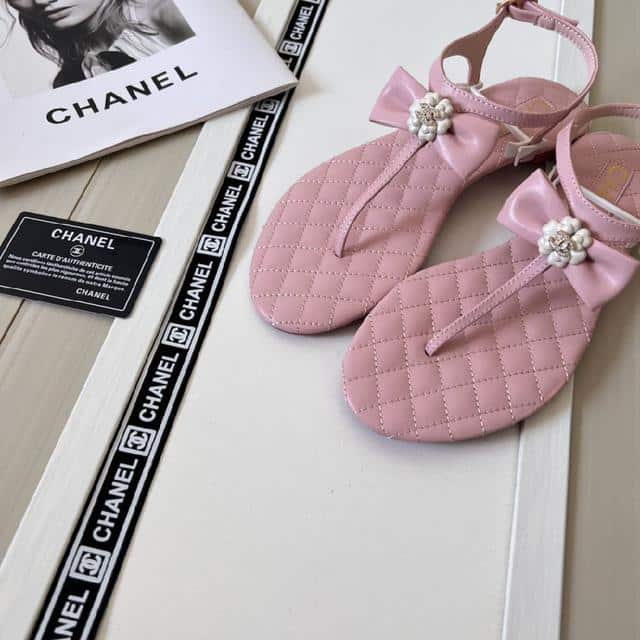 Chanel Pink Quilted Leather With White Camellia Cc Logo Bow Thong Sandals