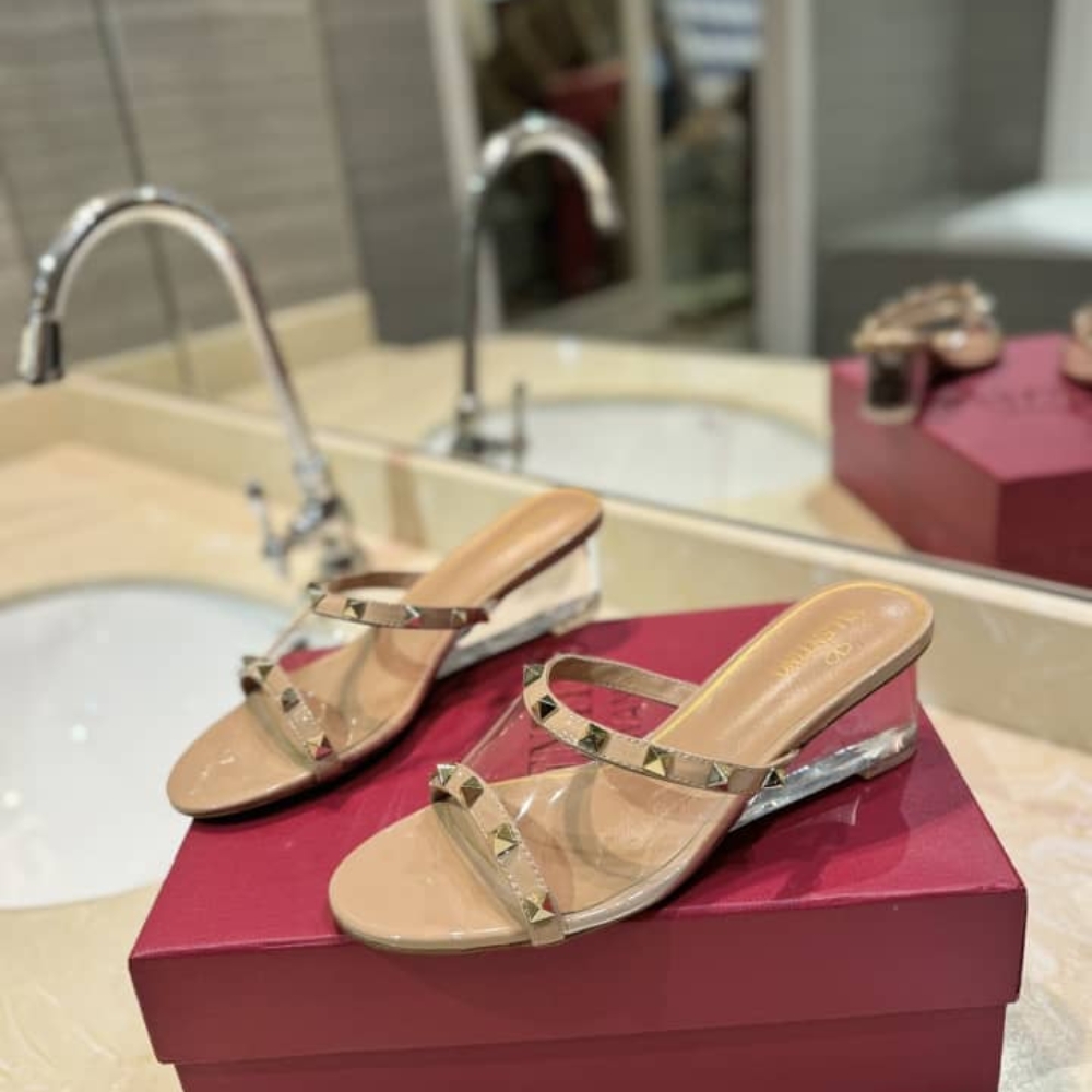 Valentino Garavani Rockstud Skin Heeled Sandals Beige