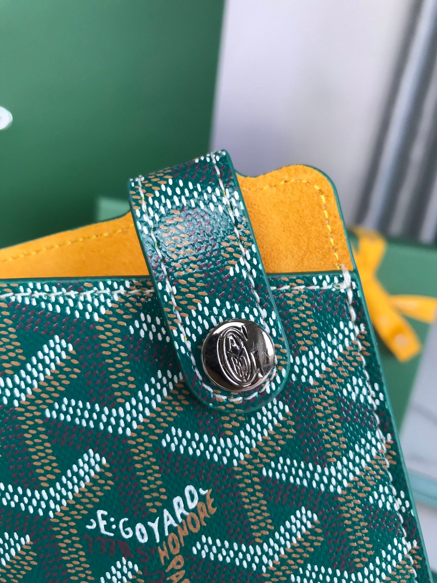 Goyard Montmartre Gm Case 18 Cm Green Goyardine Canvas