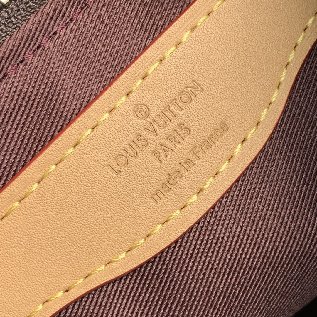 Louis Vuitton Boulogne PM Monogram Canvas Shoulder Bag Natural 29cm M45832