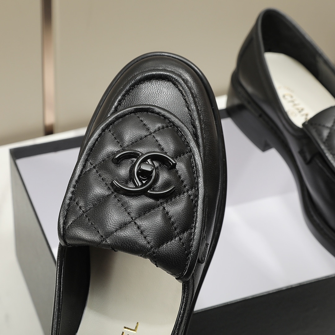 Chanel Cc Nib Turnlock Moccasins Flat Loafers Black
