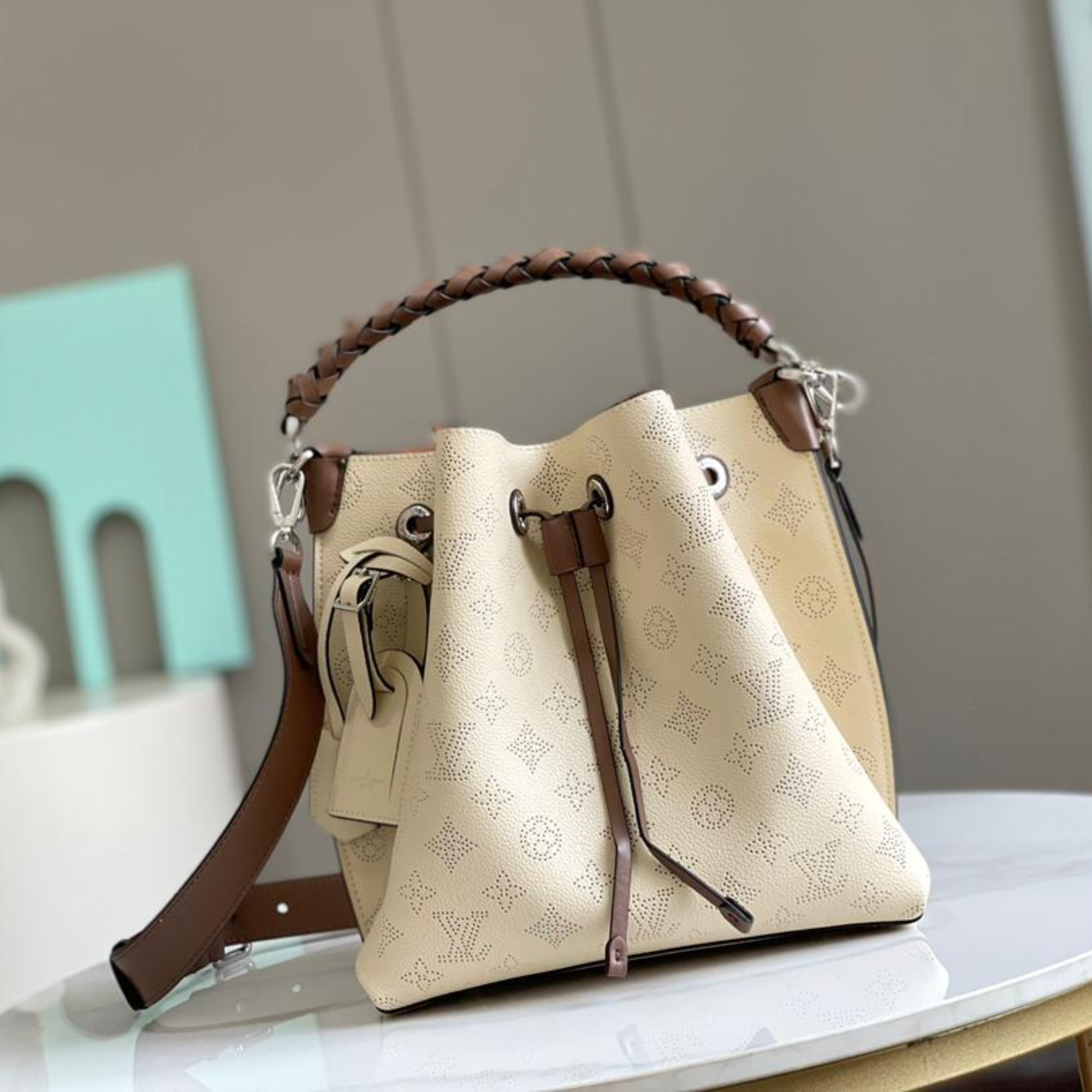 Louis Vuitton Muria 25Cm Cream