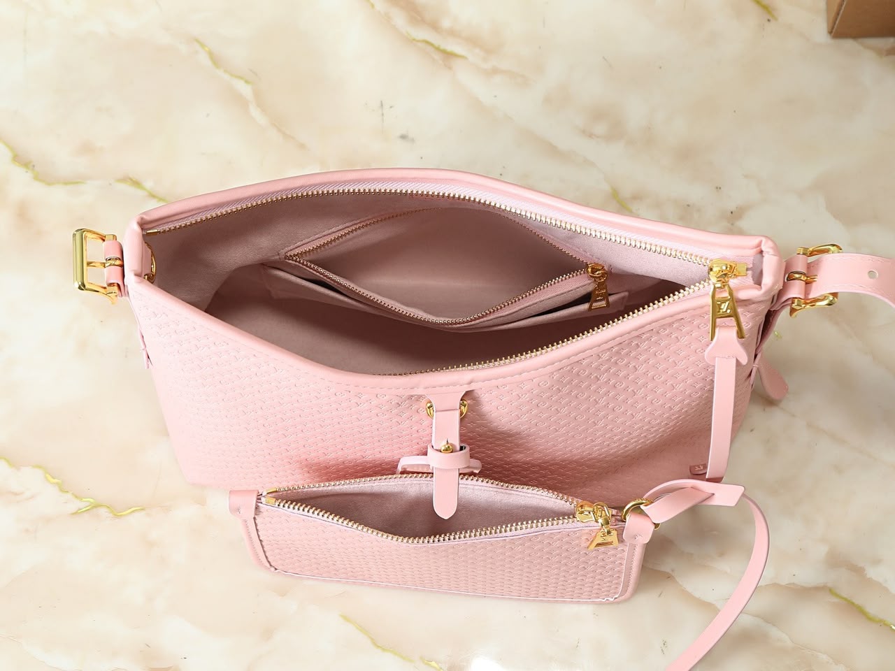 Louis Vuitton Carryall PM Bag Light Bliss 29cm M28518