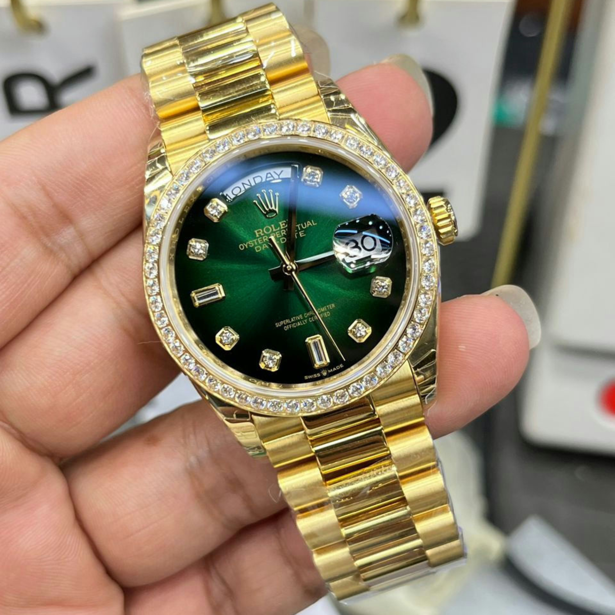 [SUPER CLONE] Rolex Yellow Gold Day-Date Diamond Bezel Onyx Green Dial President Bracelet 36mm