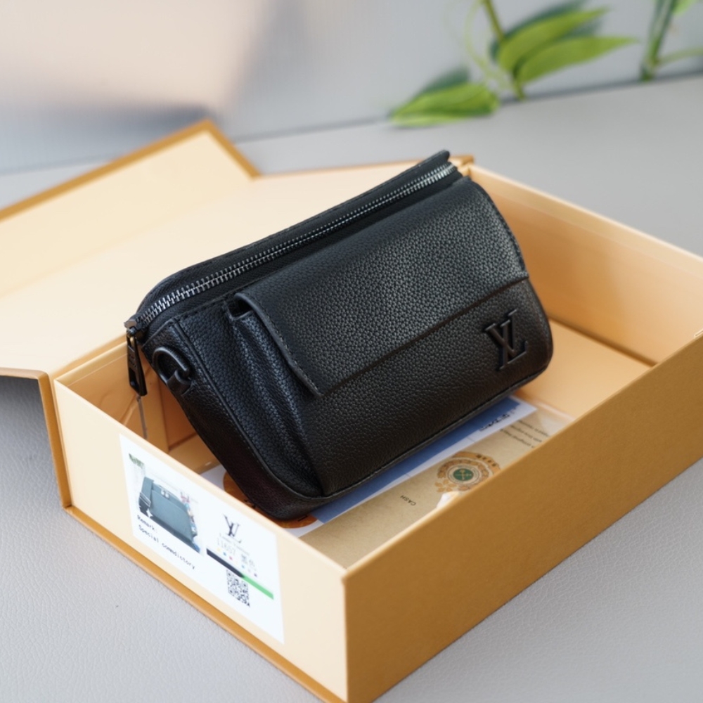 Louis Vuitton Pilot Bag Black 29Cm