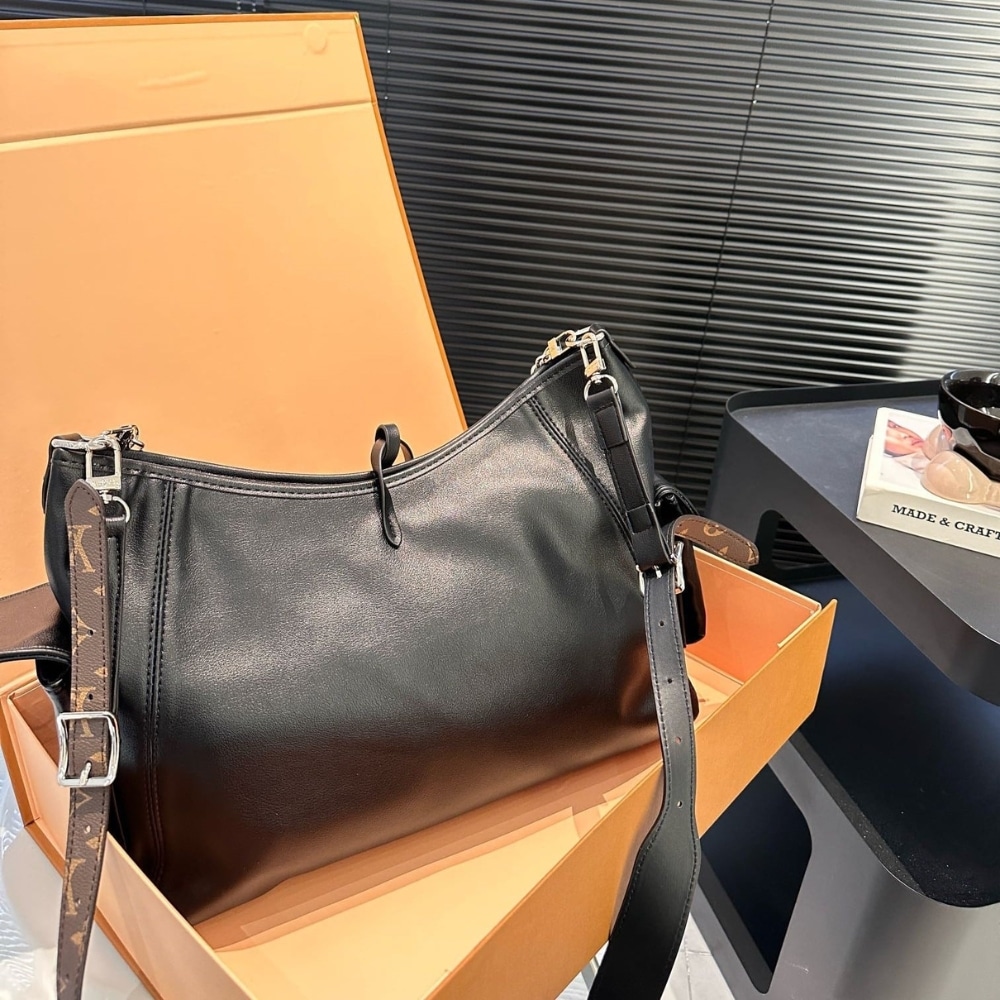 Louis Vuitton Carryall Cargo Vibe PM Bag Black 34Cm M24861