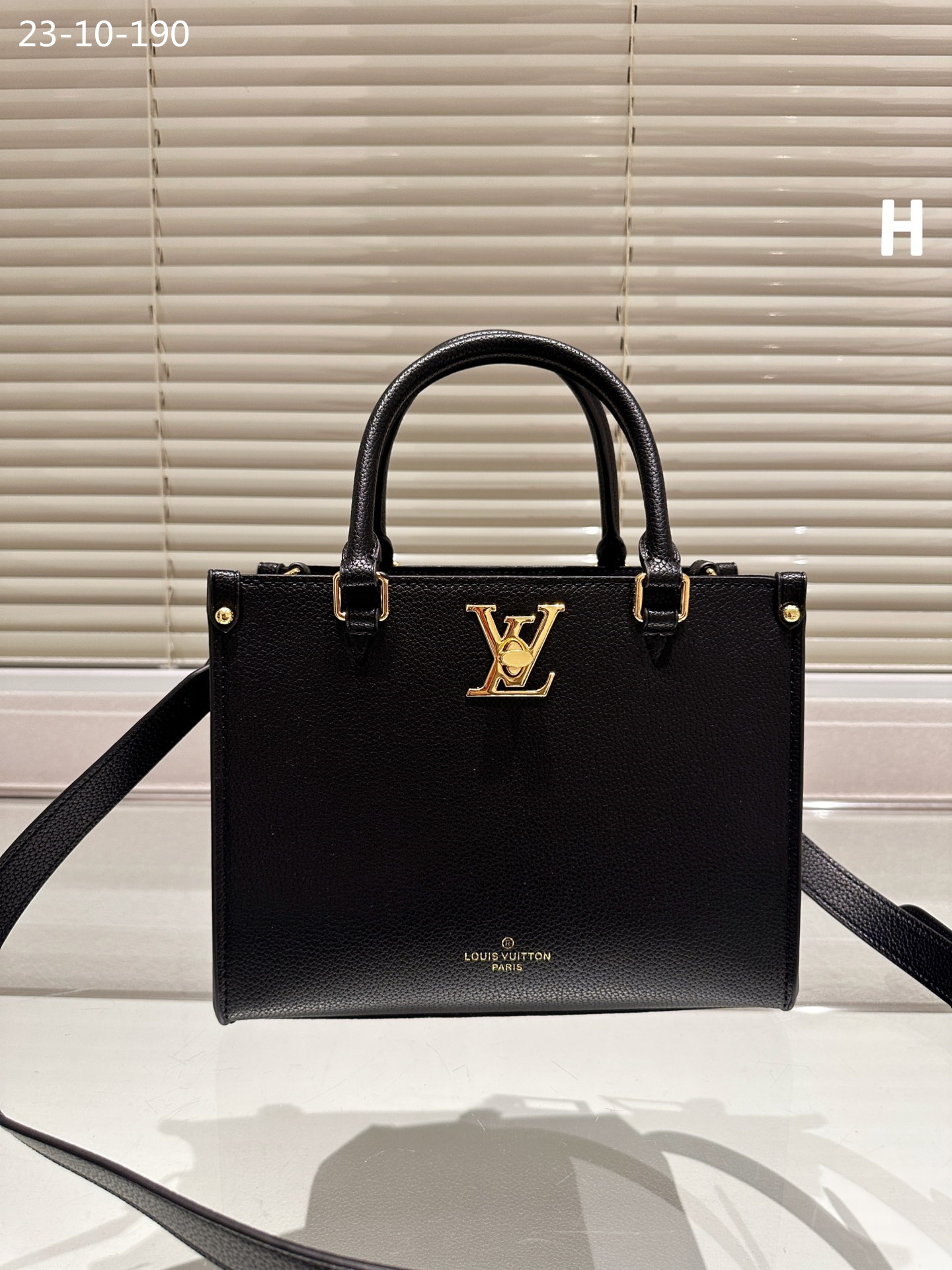 Louis Vuitton Lock Go Bags Black 25Cm M22311