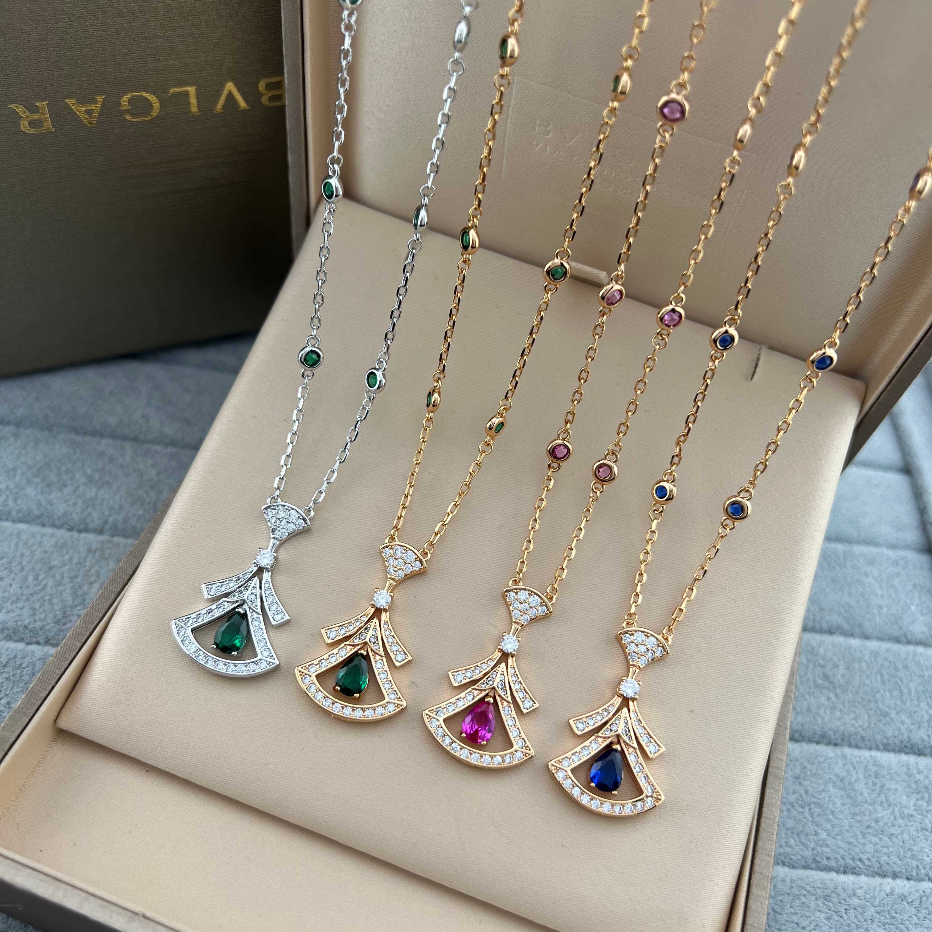 New hollow colored diamond skirt necklace