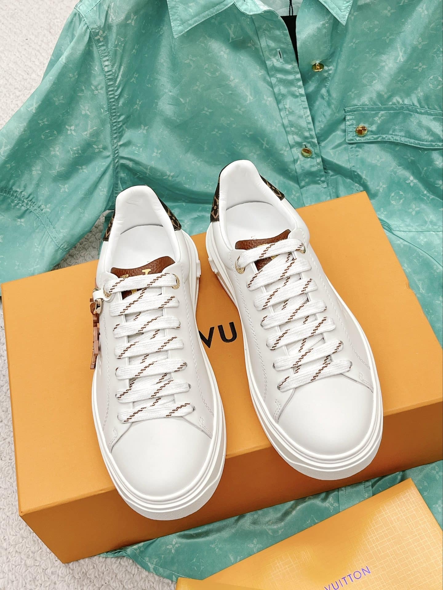 Louis Vuitton Time Out Sneaker 1Aadmt