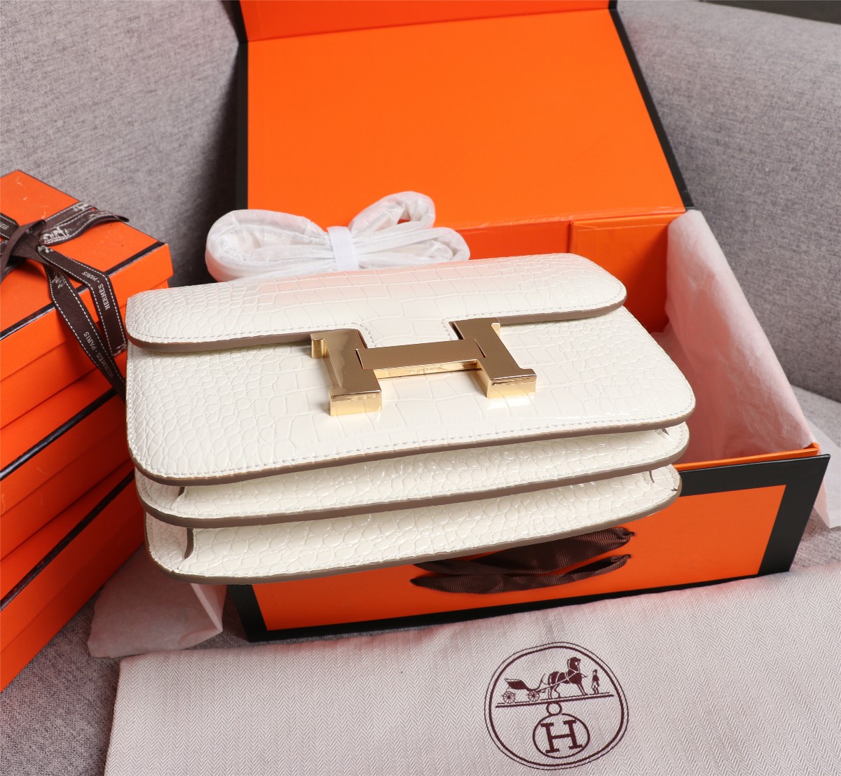 Hermès Mini Constance 19 Shiny Alligator Gold Hardware White 19cm / 7.5in