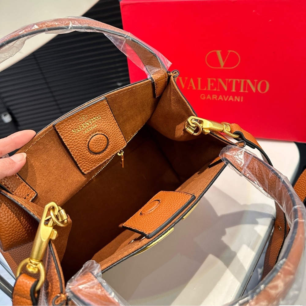 Valentino Garavani Alltime Handbag In Almond 26Cm 5W2B0Q18Imz Zg1