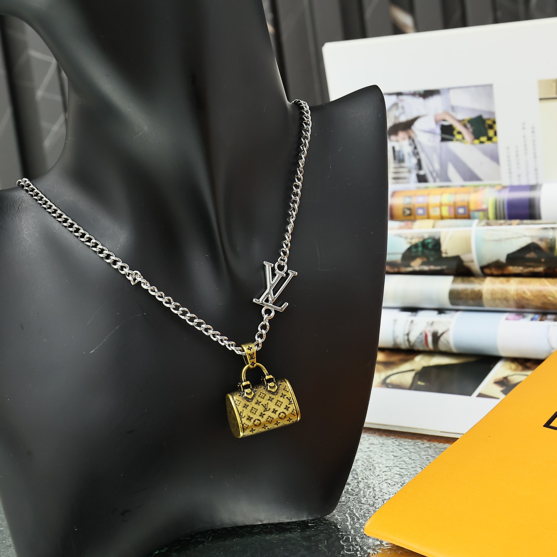 LV Speedy Charm M03094