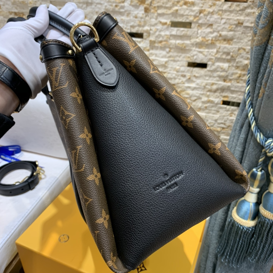 Louis Vuitton Soufflot Mm 36Cm Black