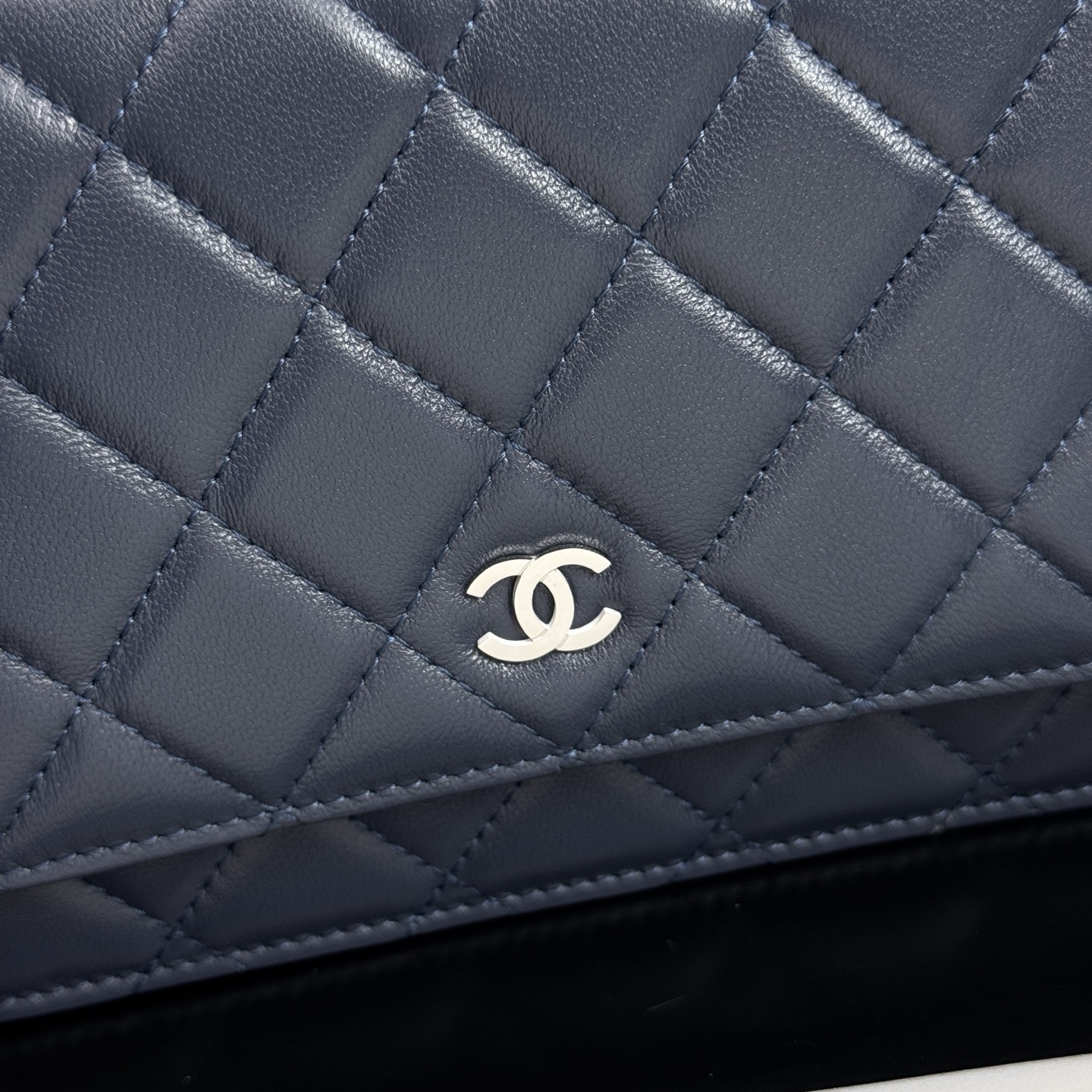 Classic Wallet on Chain（Navy Blue）