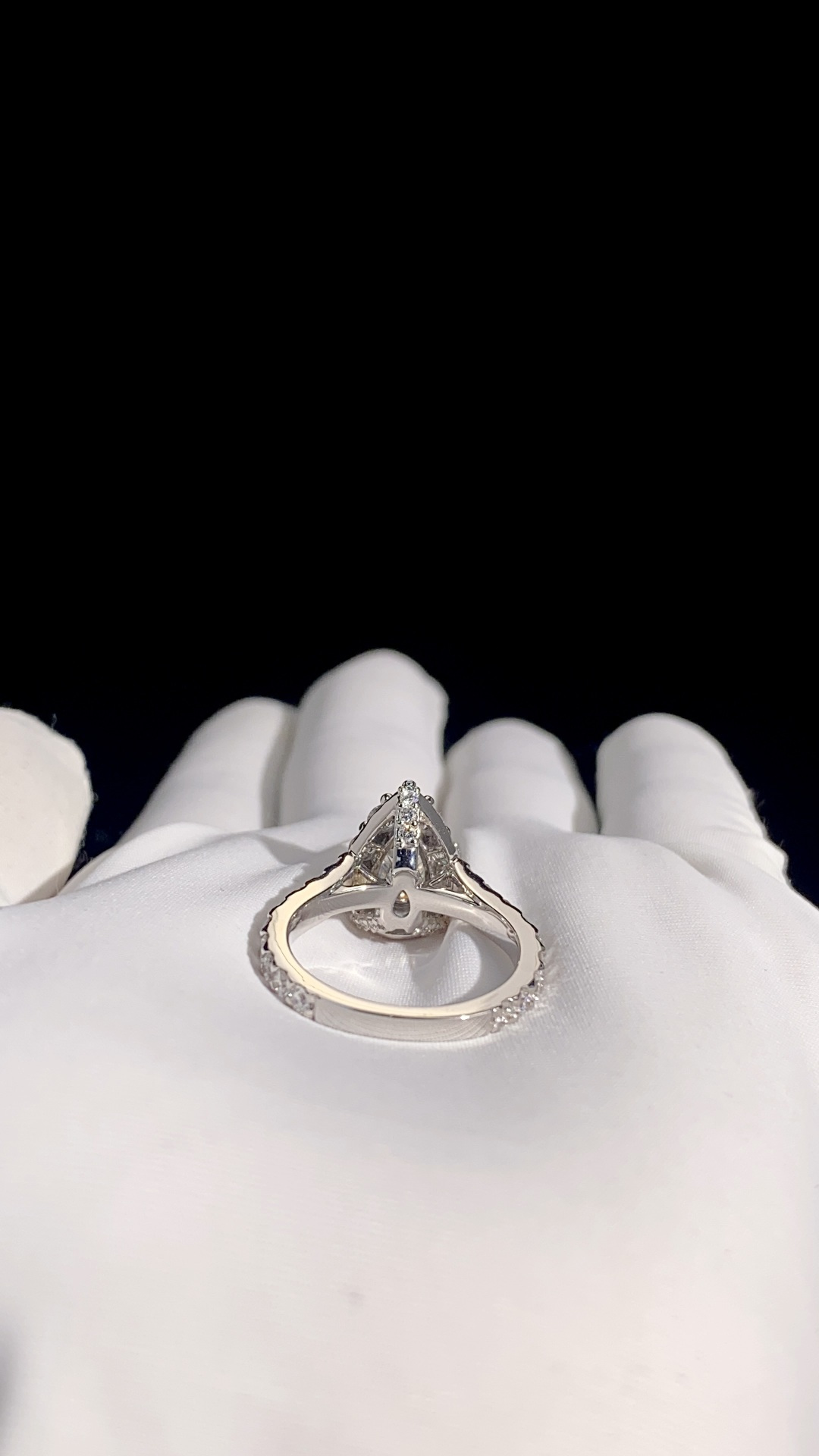 GRAFF Diamond Ring
