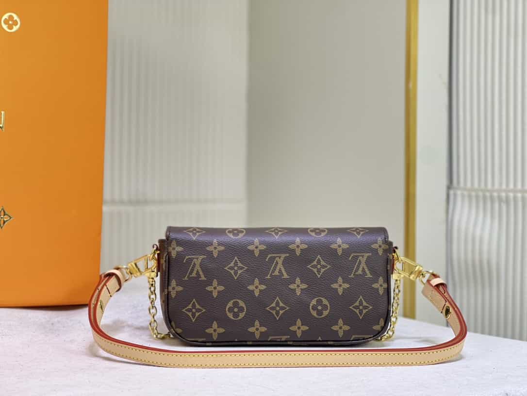 Louis Vuitton Ivy Wallet On Chain Bag