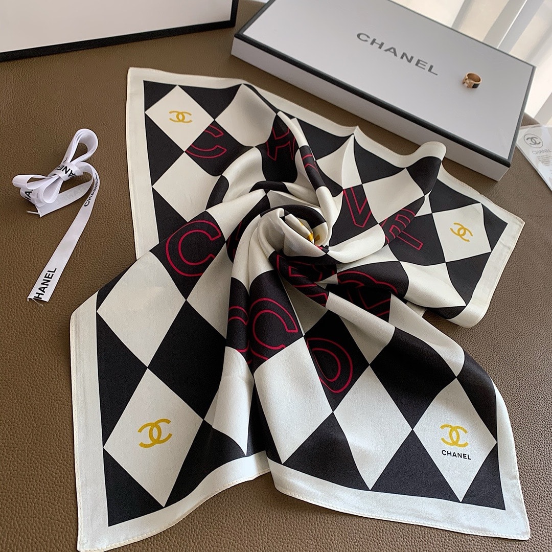 Chanel Coco Caro Silk Scarf In White And Black 70cm