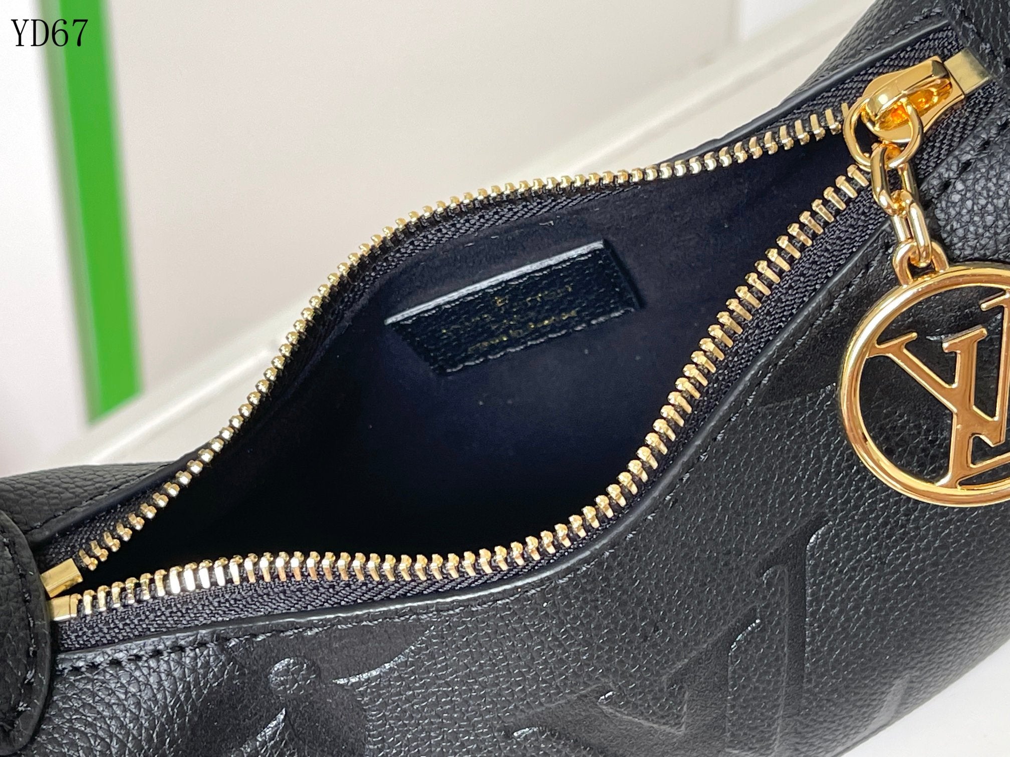 Louis Vuitton Monogram Empreinte Black Shoulder Bag 20Cm M82391