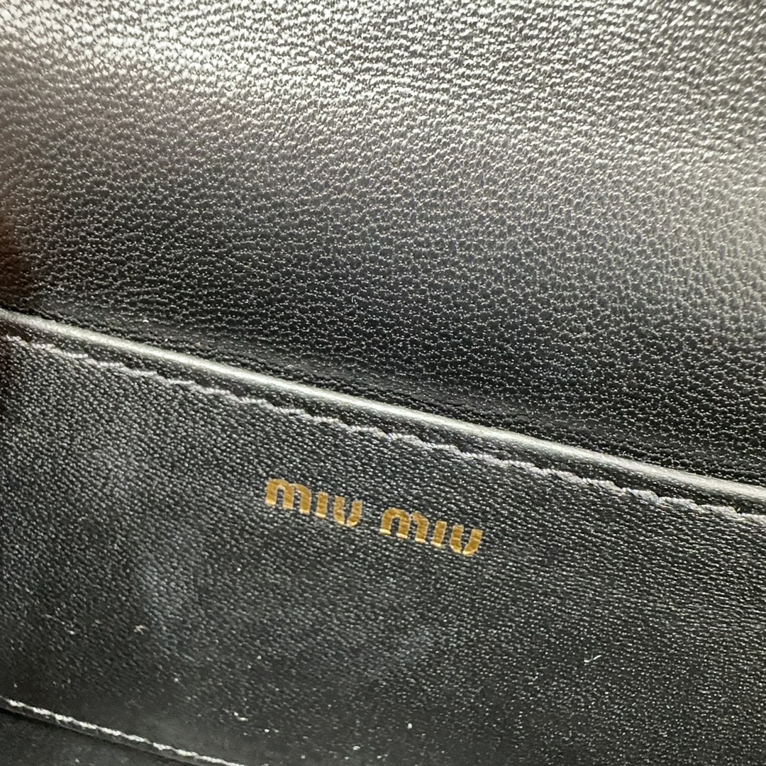 MIUMIU-New Soft Lambskin Handbag-Black