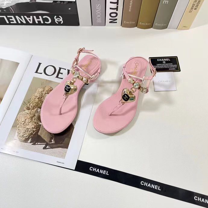 Chanel Shiny Pearl Crystal Cc Heart Thong Sandals Light Pink