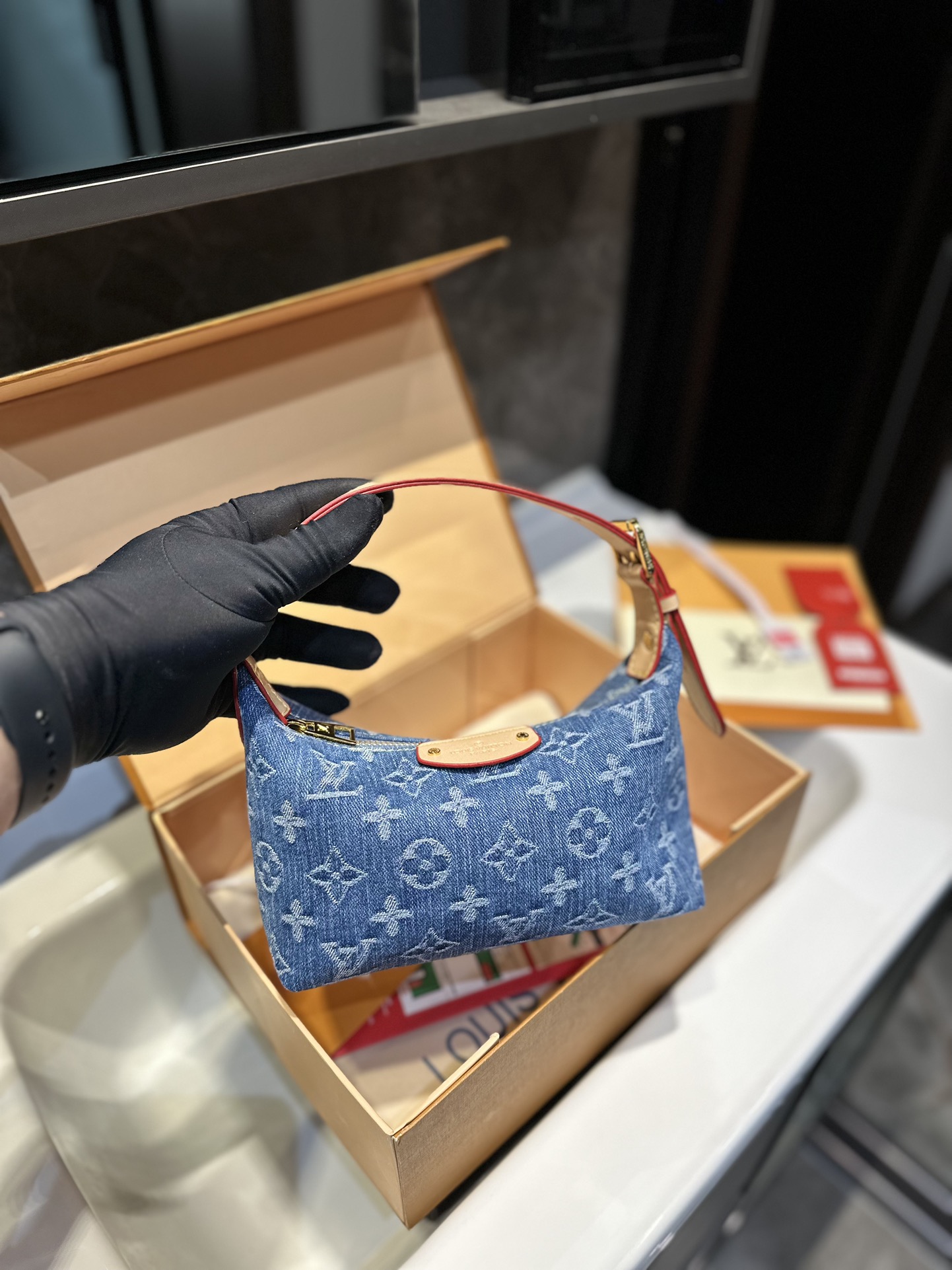 Louis Vuitton Hills Pochette Denim Blue 24Cm M82949