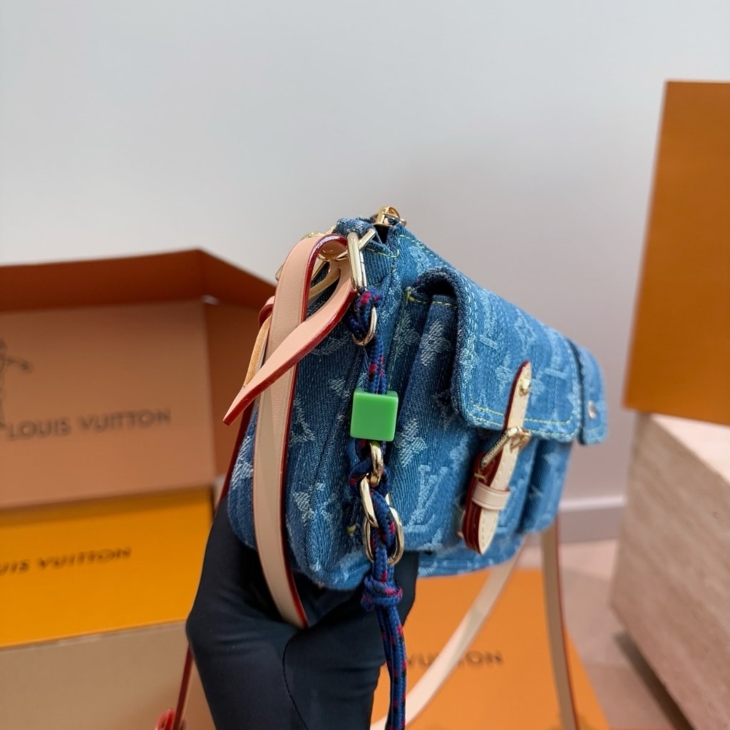 Louis Vuitton Pochette Accessoire Cargo Blue Denim 23cm M27602