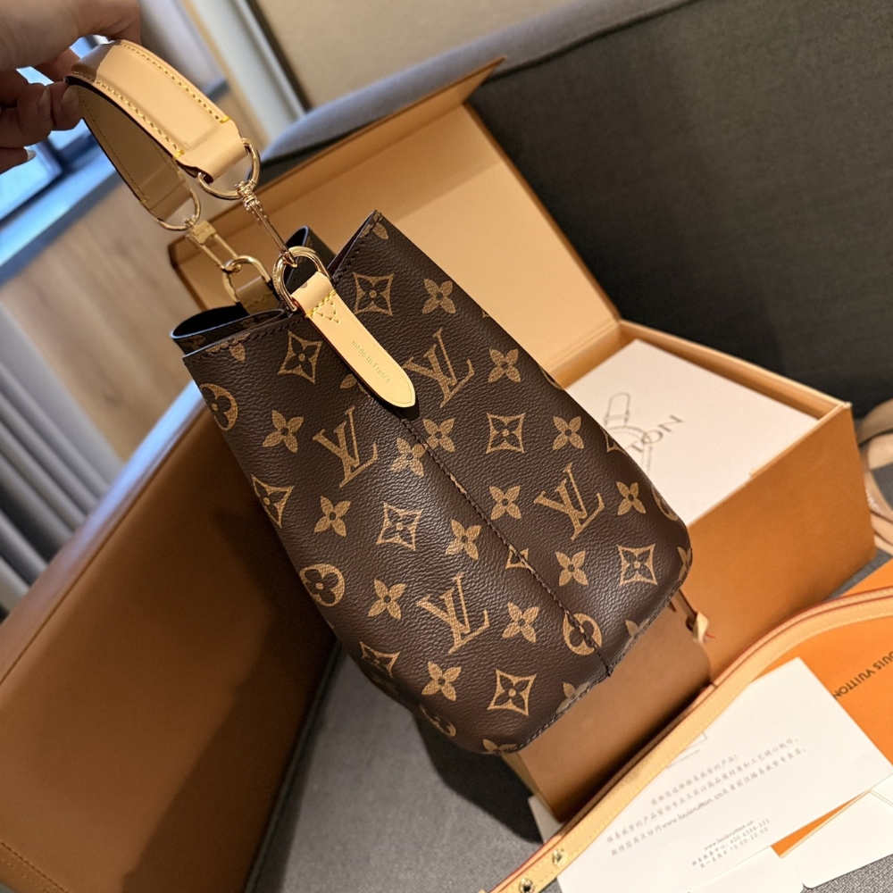 Louis Vuitton Neonoe Bb Bag Monogram Brown 20Cm M46581