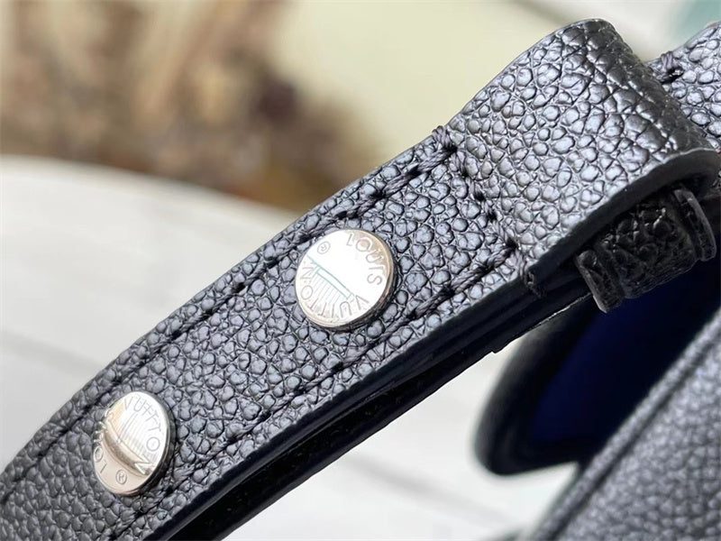 Louis Vuitton Buci 24Cm Black