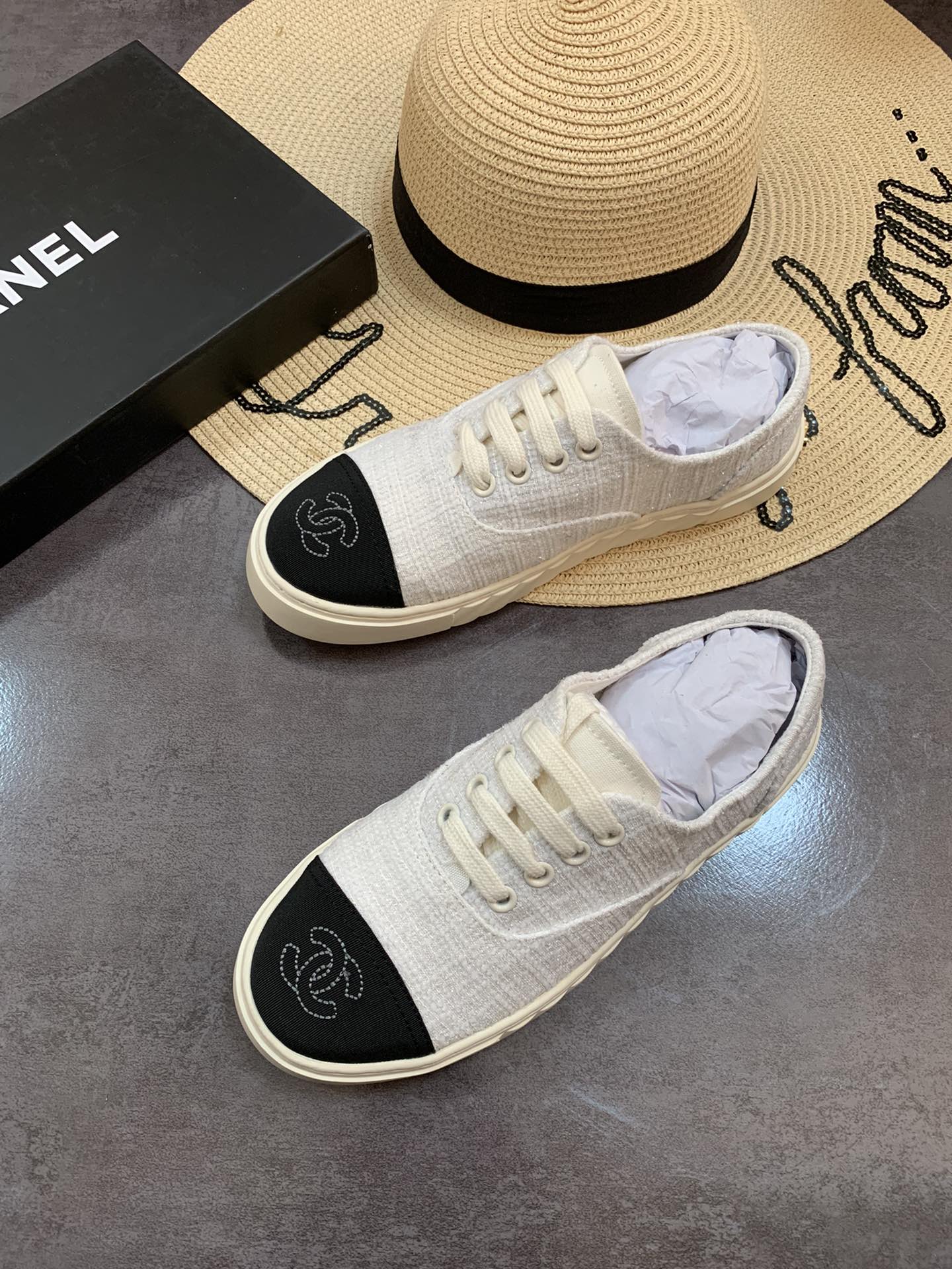 Chanel Cc Sneakers Canvas Mix In White
