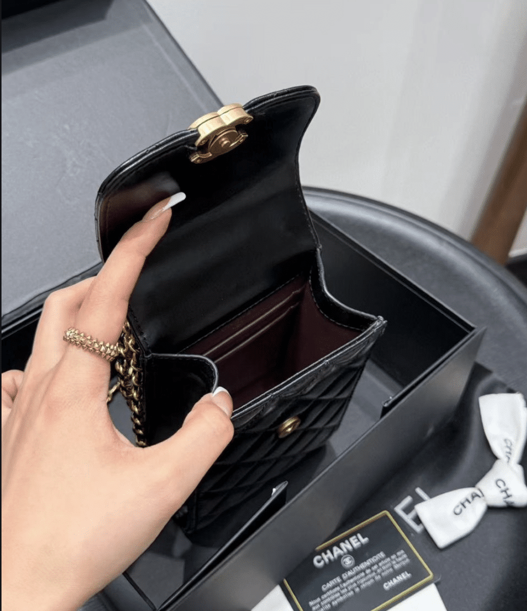 Chanel Trendy Cc Phone Holder Quilted Crossbody Bags Black 17cm