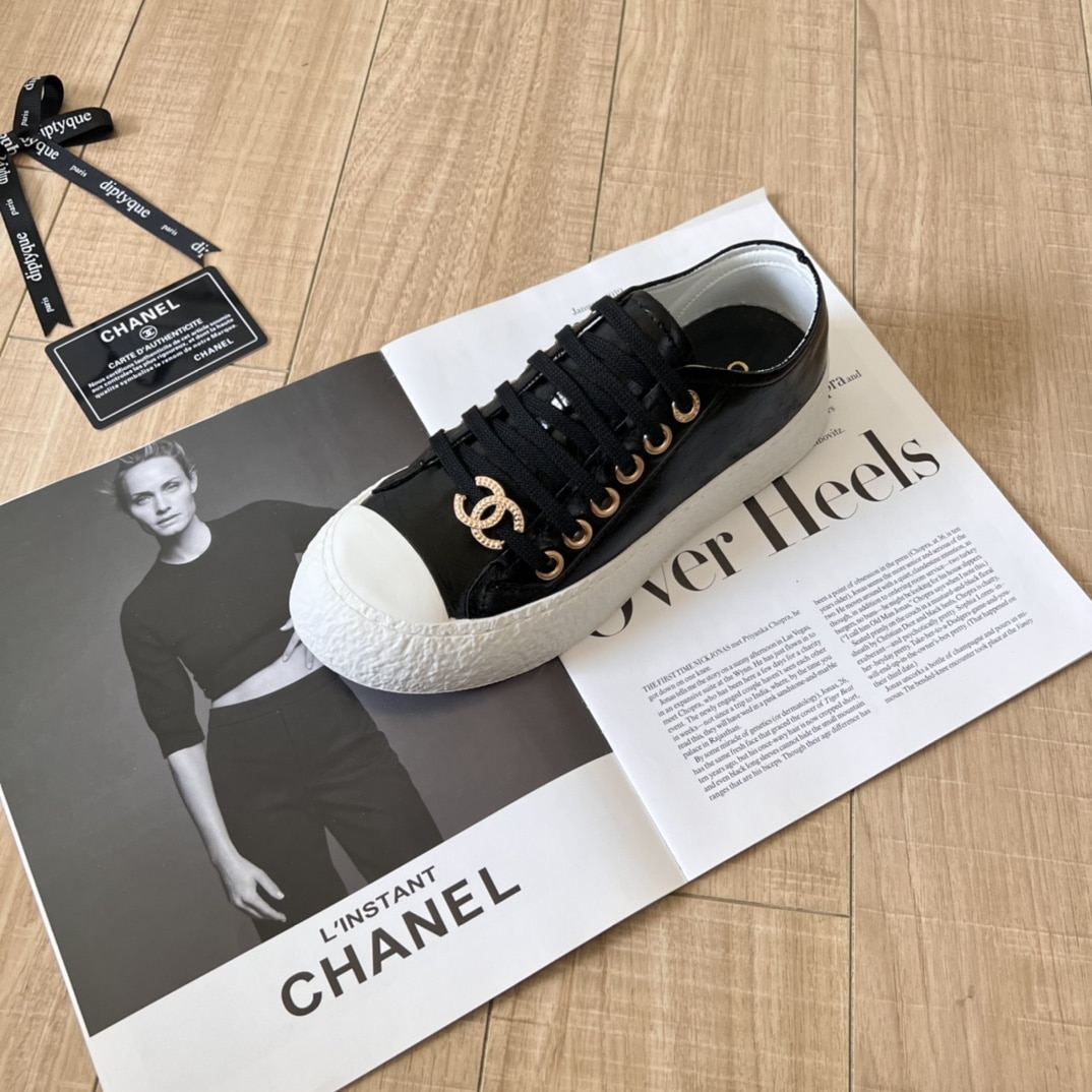 Chanel Women’S Sneakers Cc Trainers In Black